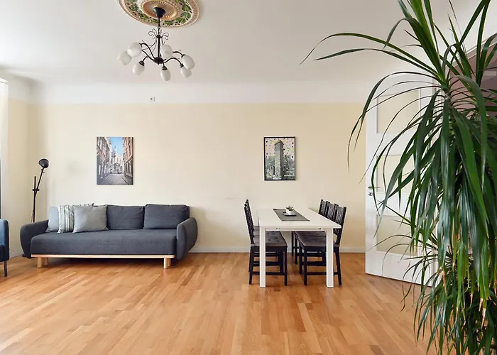 Families & Groups - 4 Bedrooms - Spacious 110M2 - Perfect Location